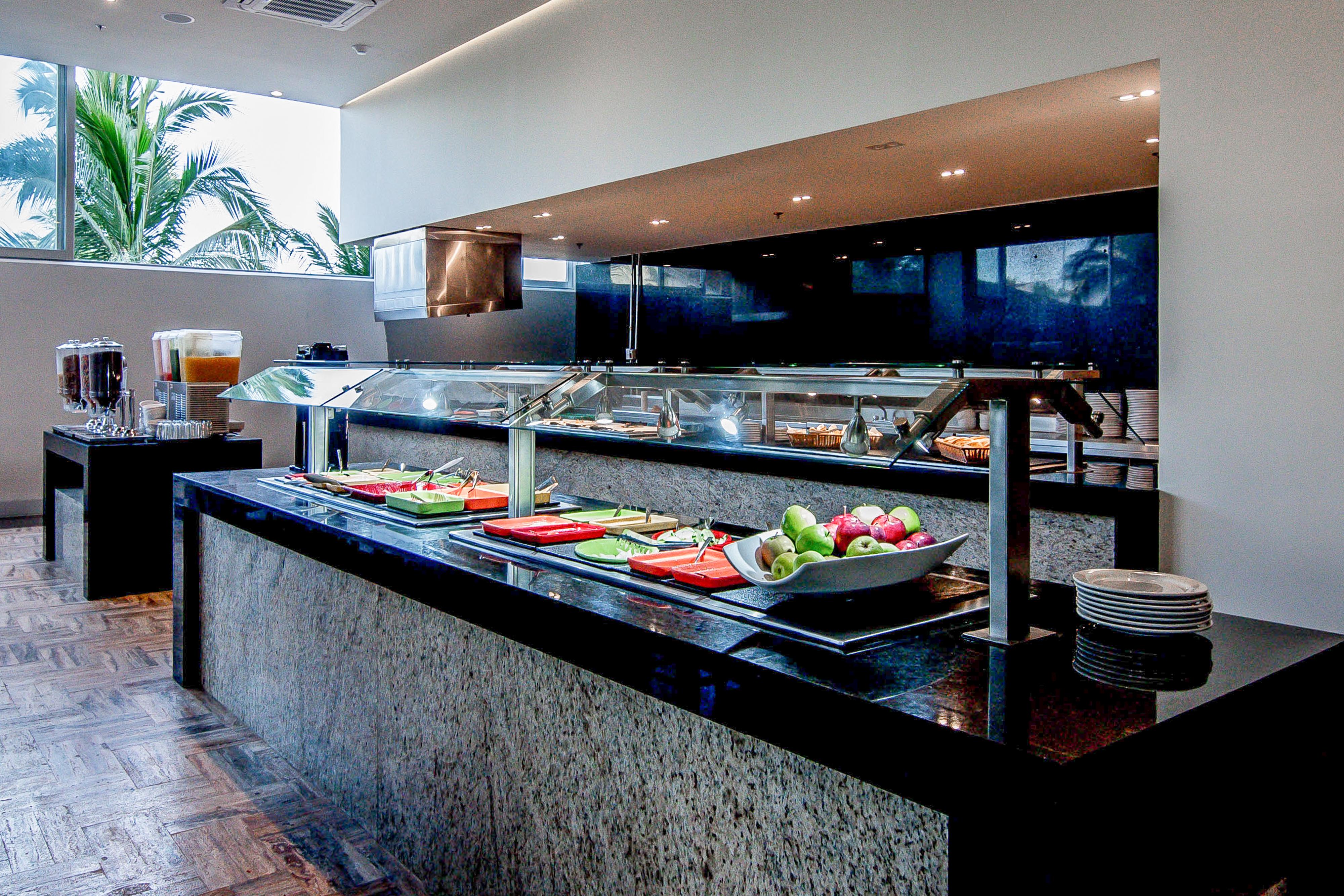 Hotel Mio Vallarta Unique & Different- Adults Only Puerto Vallarta Bagian luar foto A buffet at a hotel