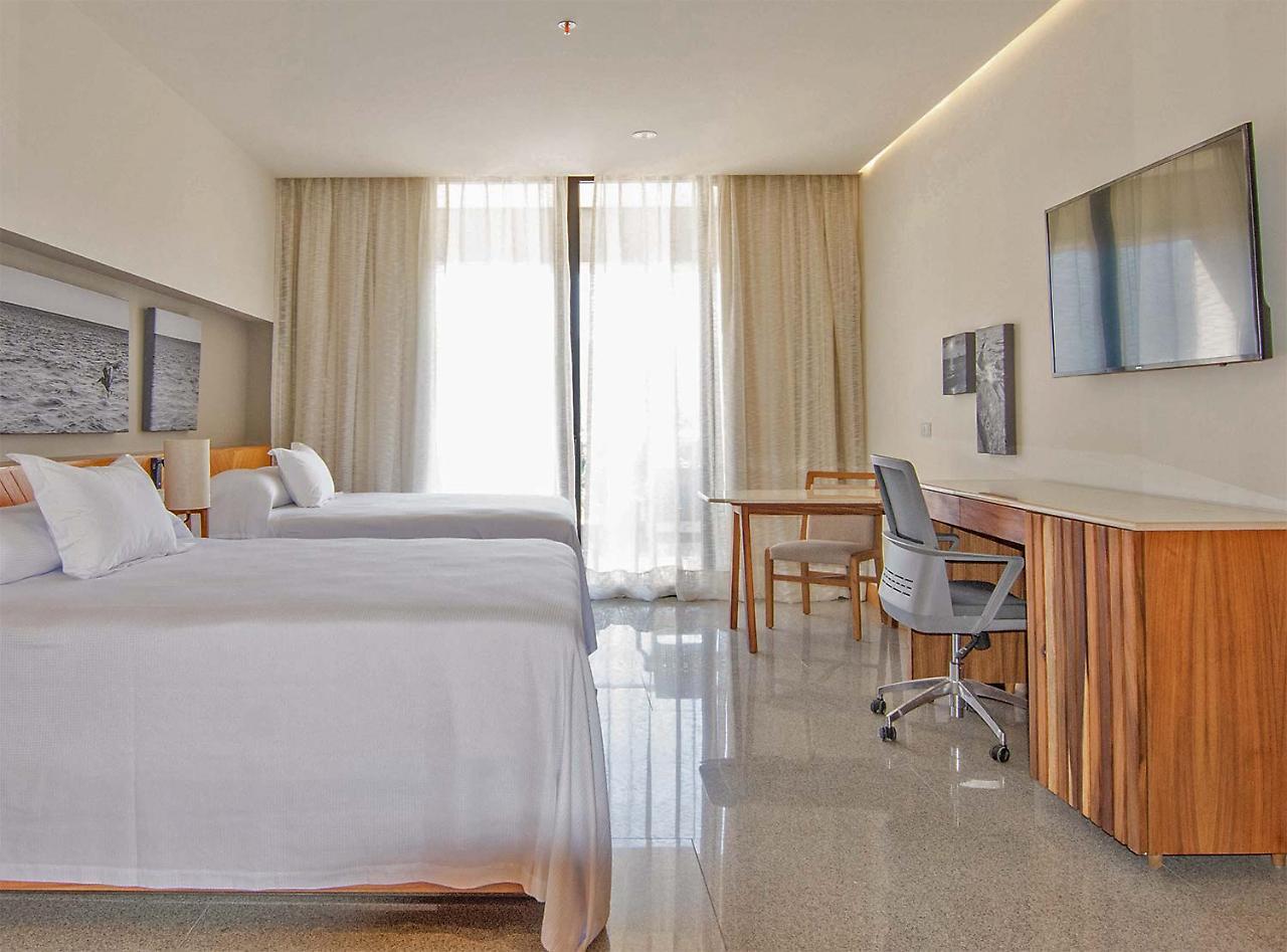 Hotel Mio Vallarta Unique & Different- Adults Only Puerto Vallarta Bagian luar foto A room at the hotel